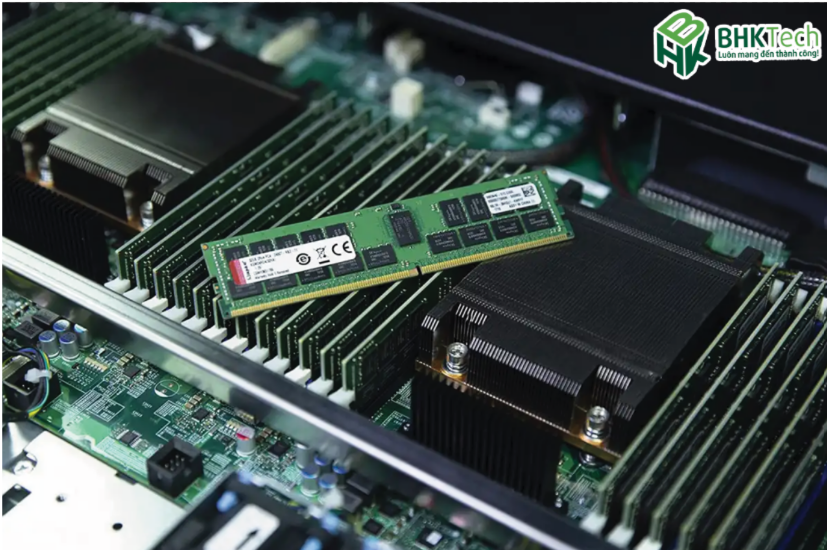RAM dùng cho server thường là loại RAM ECC (Error Checking and Correction)