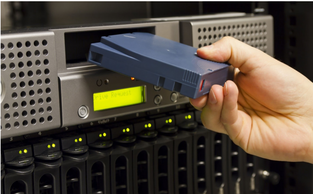Lưu trữ băng từ (Tape Storage)
